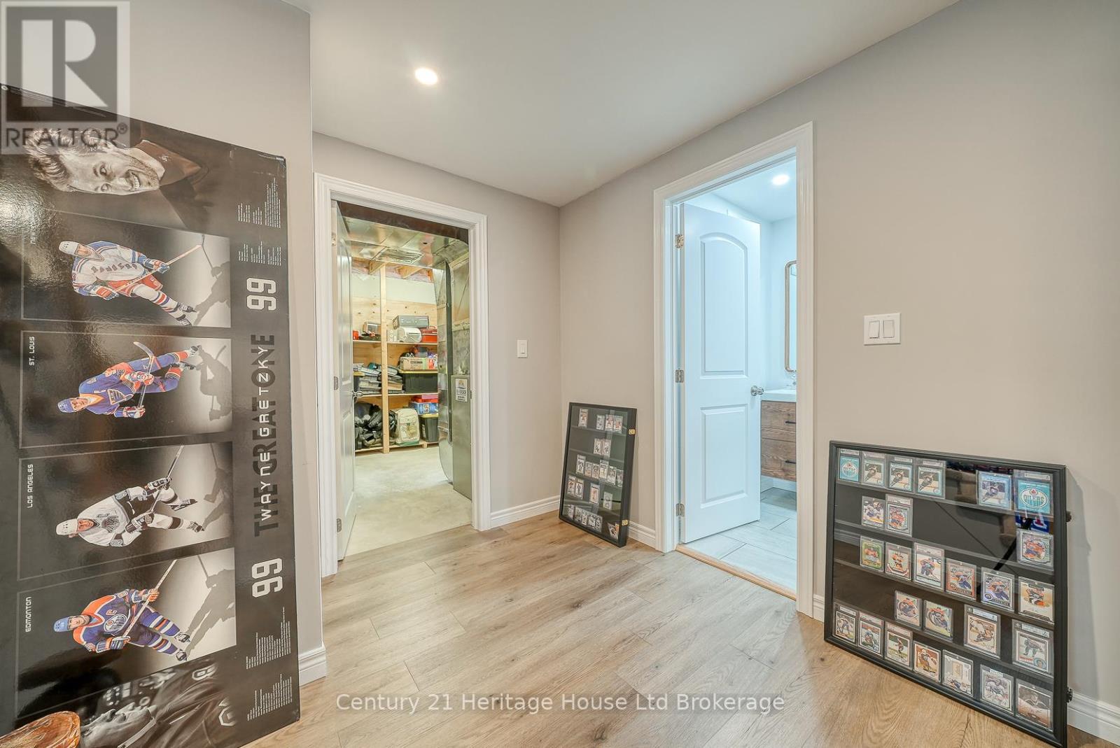 215 Munnoch Boulevard, Woodstock (Woodstock - North), Ontario  N4T 1V7 - Photo 33 - X12736782