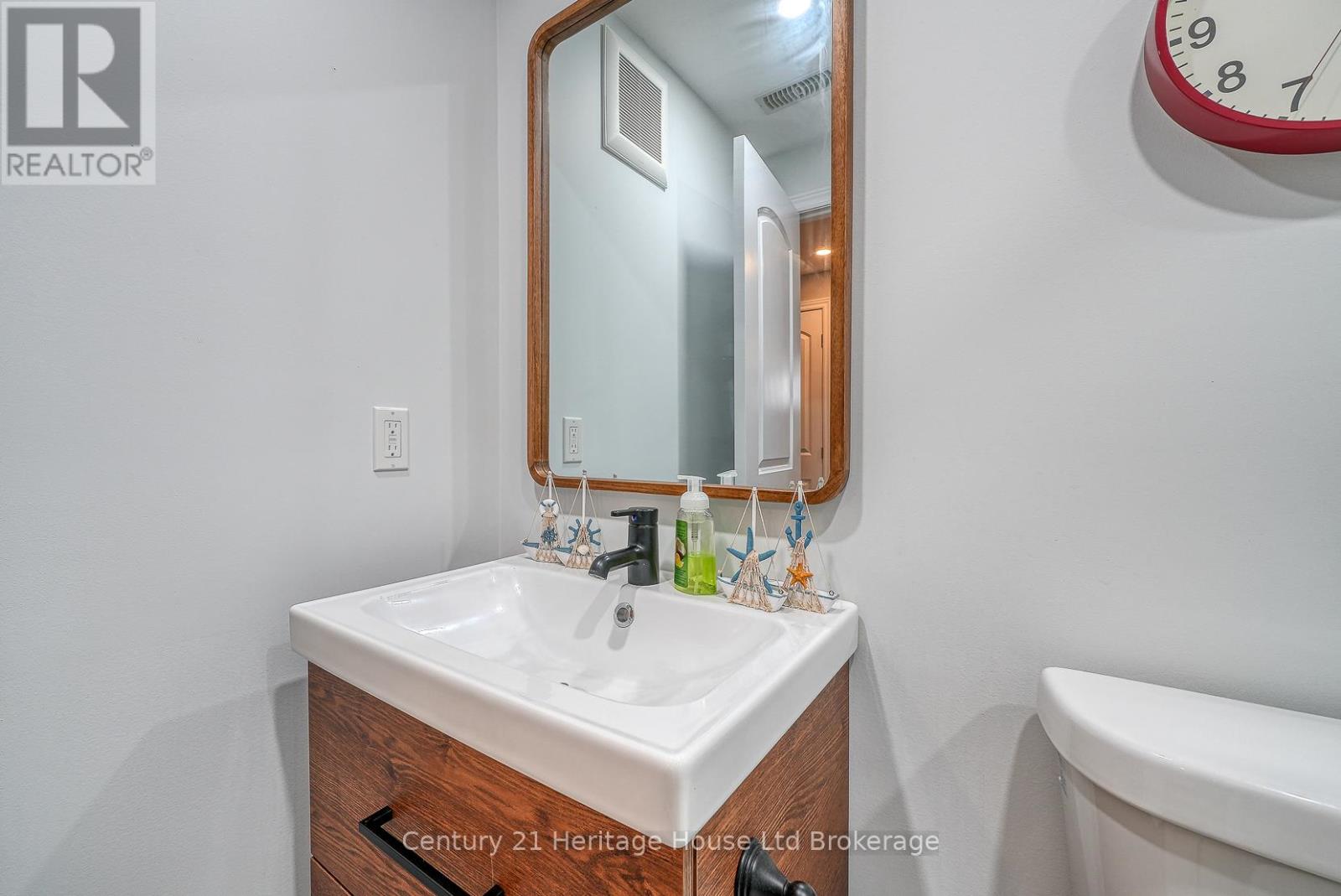 215 Munnoch Boulevard, Woodstock (Woodstock - North), Ontario  N4T 1V7 - Photo 35 - X12736782