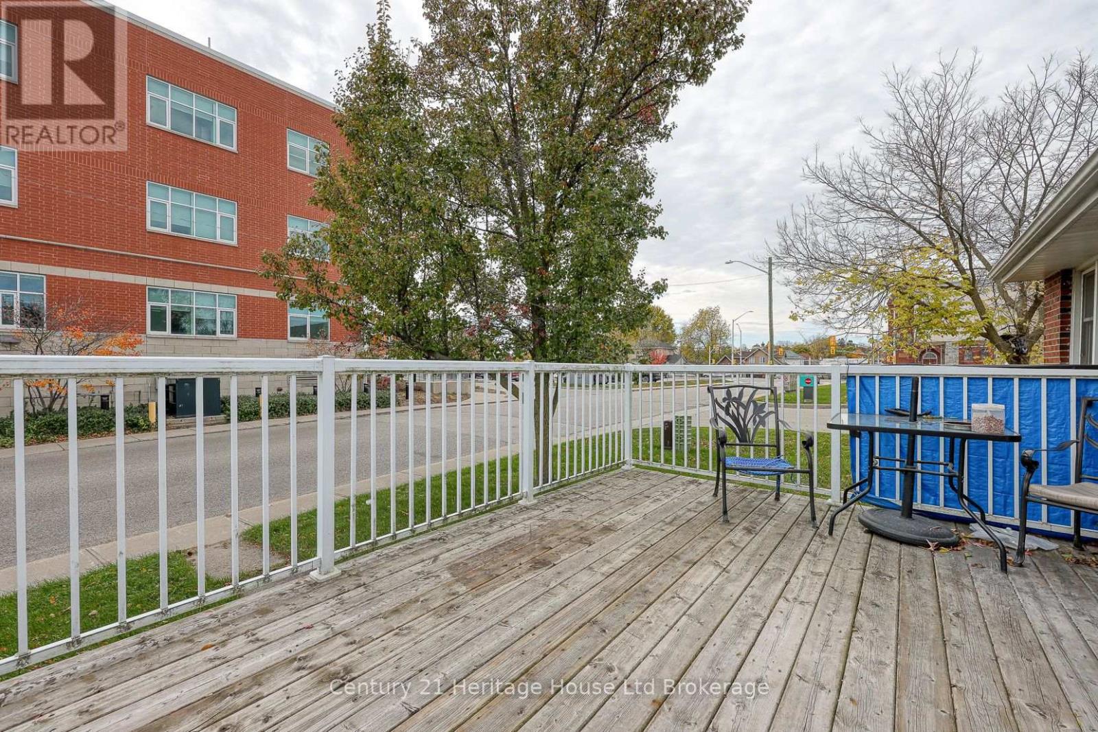 719 Peel Street, Woodstock (Woodstock - South), Ontario  N4S 1L5 - Photo 7 - X12737176