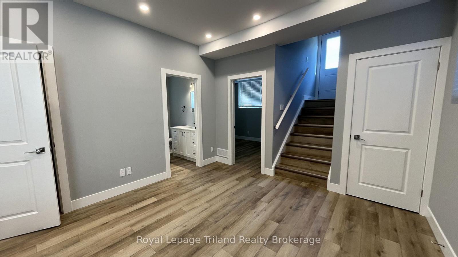 2 - 695 Hayball Street, Woodstock (Woodstock - North), Ontario  N4S 4Z5 - Photo 2 - X12741914