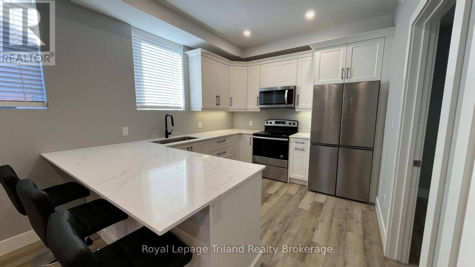 2 - 695 Hayball Street, Woodstock (Woodstock - North), Ontario  N4S 4Z5 - Photo 3 - X12741914