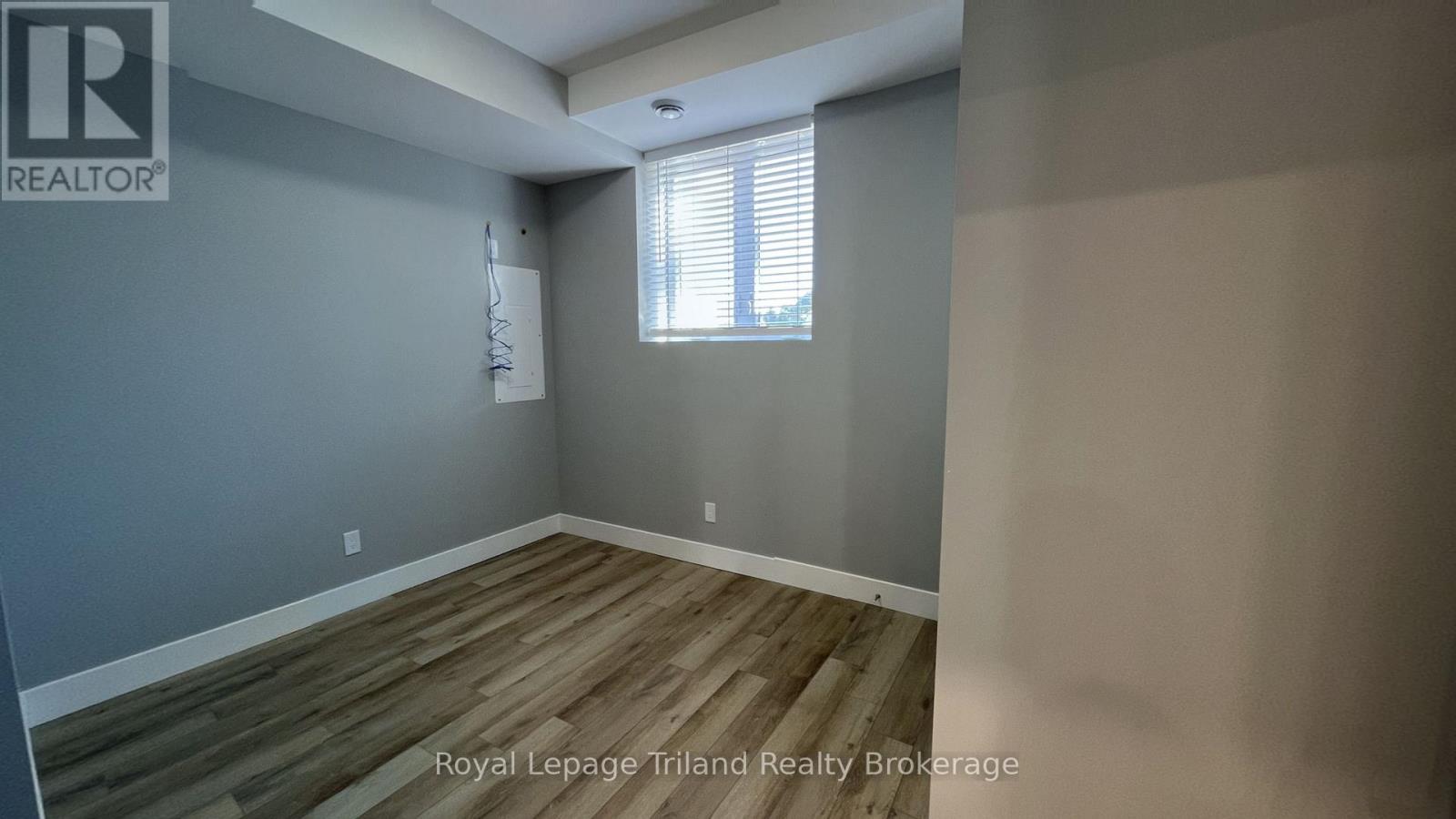 2 - 695 Hayball Street, Woodstock (Woodstock - North), Ontario  N4S 4Z5 - Photo 7 - X12741914