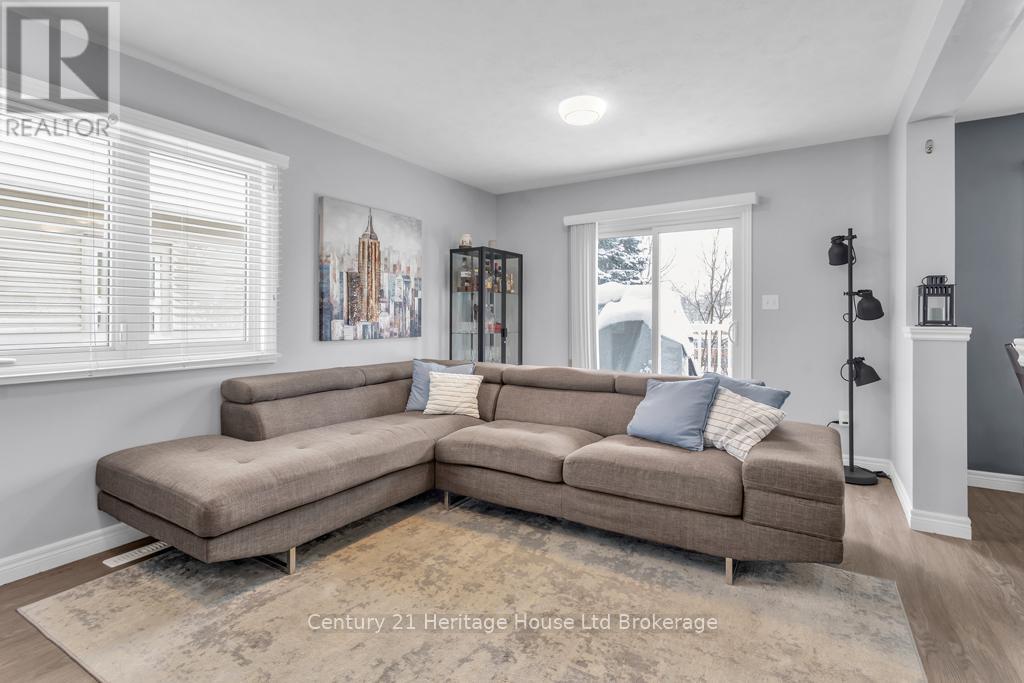 216 Thames Street N, Ingersoll (Ingersoll - North), Ontario  N5C 3E4 - Photo 11 - X12743436