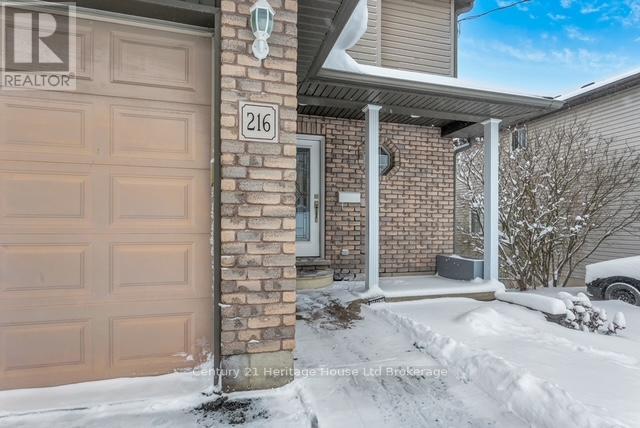 216 Thames Street N, Ingersoll (Ingersoll - North), Ontario  N5C 3E4 - Photo 2 - X12743436