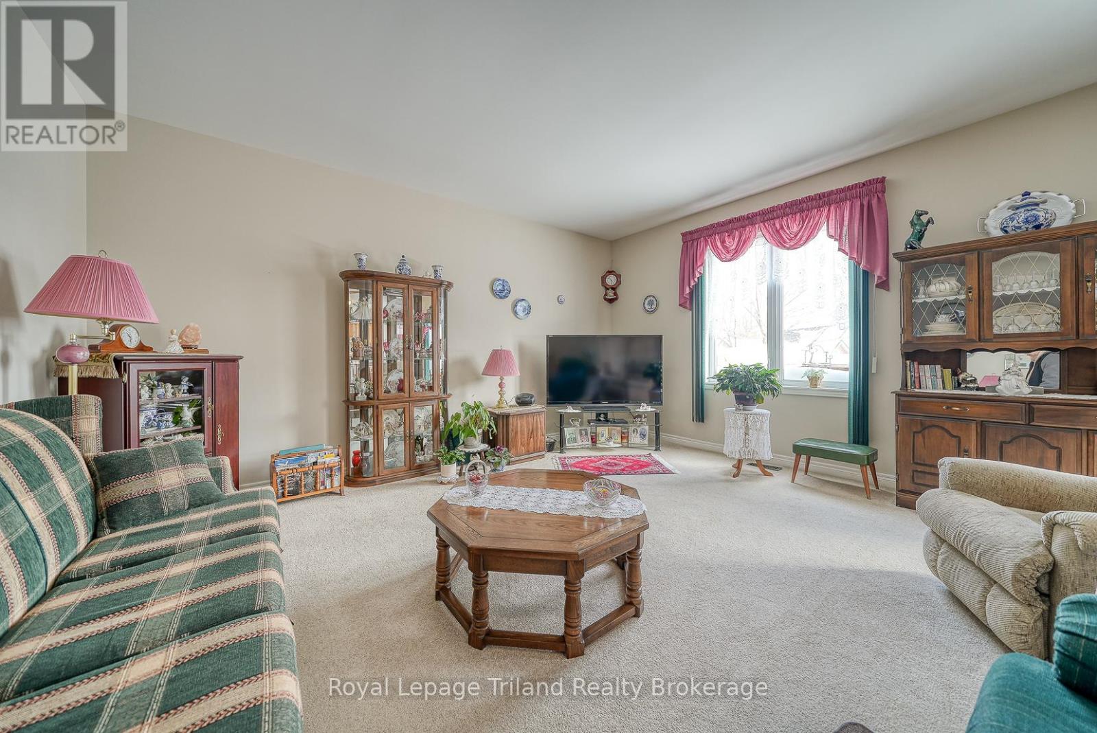 2 - 153 Ferguson Drive, Woodstock (Woodstock - South), Ontario  N4V 1H4 - Photo 10 - X12749916