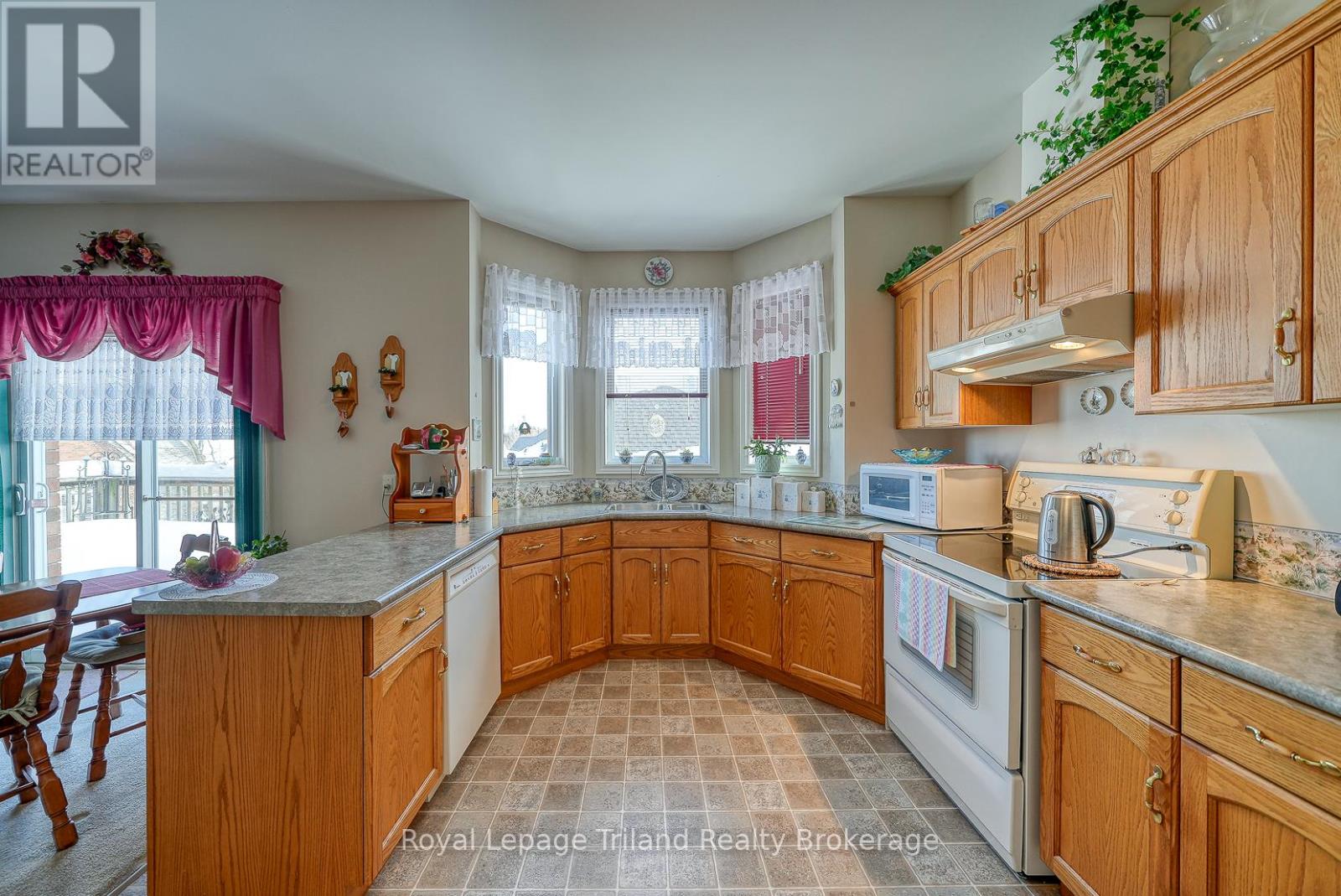 2 - 153 Ferguson Drive, Woodstock (Woodstock - South), Ontario  N4V 1H4 - Photo 14 - X12749916