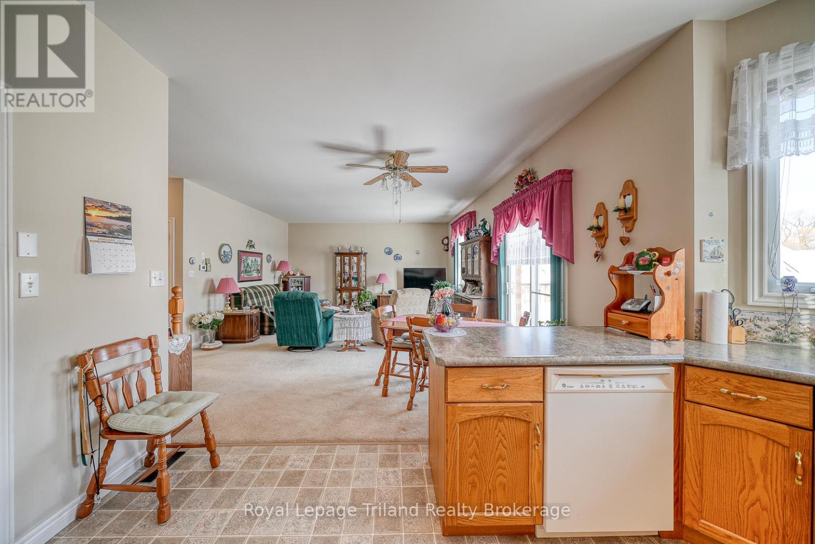 2 - 153 Ferguson Drive, Woodstock (Woodstock - South), Ontario  N4V 1H4 - Photo 17 - X12749916