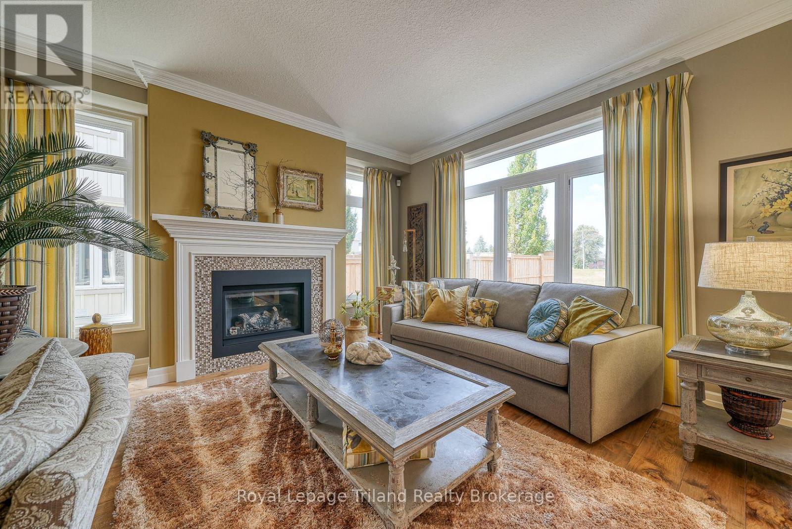 1142 Caen Avenue, Woodstock (Woodstock - North), Ontario  N4T 0G3 - Photo 13 - X12750514