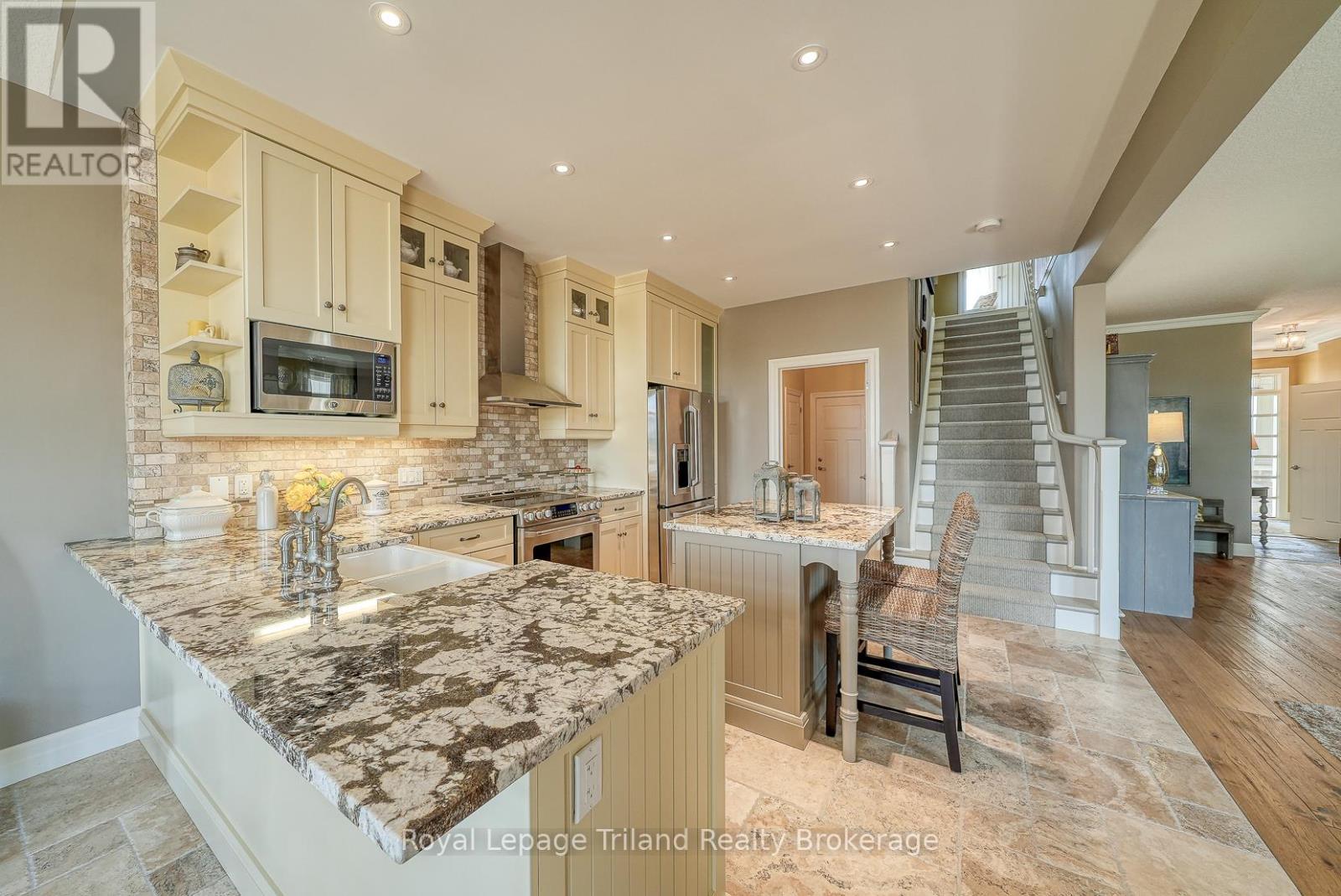 1142 Caen Avenue, Woodstock (Woodstock - North), Ontario  N4T 0G3 - Photo 18 - X12750514