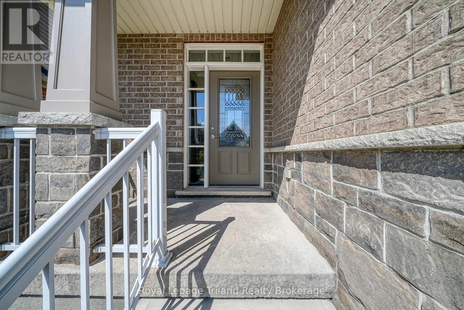 1142 Caen Avenue, Woodstock (Woodstock - North), Ontario  N4T 0G3 - Photo 2 - X12750514