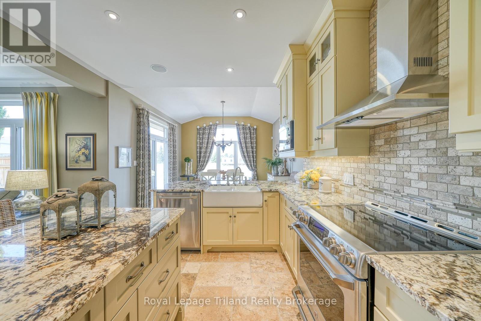 1142 Caen Avenue, Woodstock (Woodstock - North), Ontario  N4T 0G3 - Photo 20 - X12750514