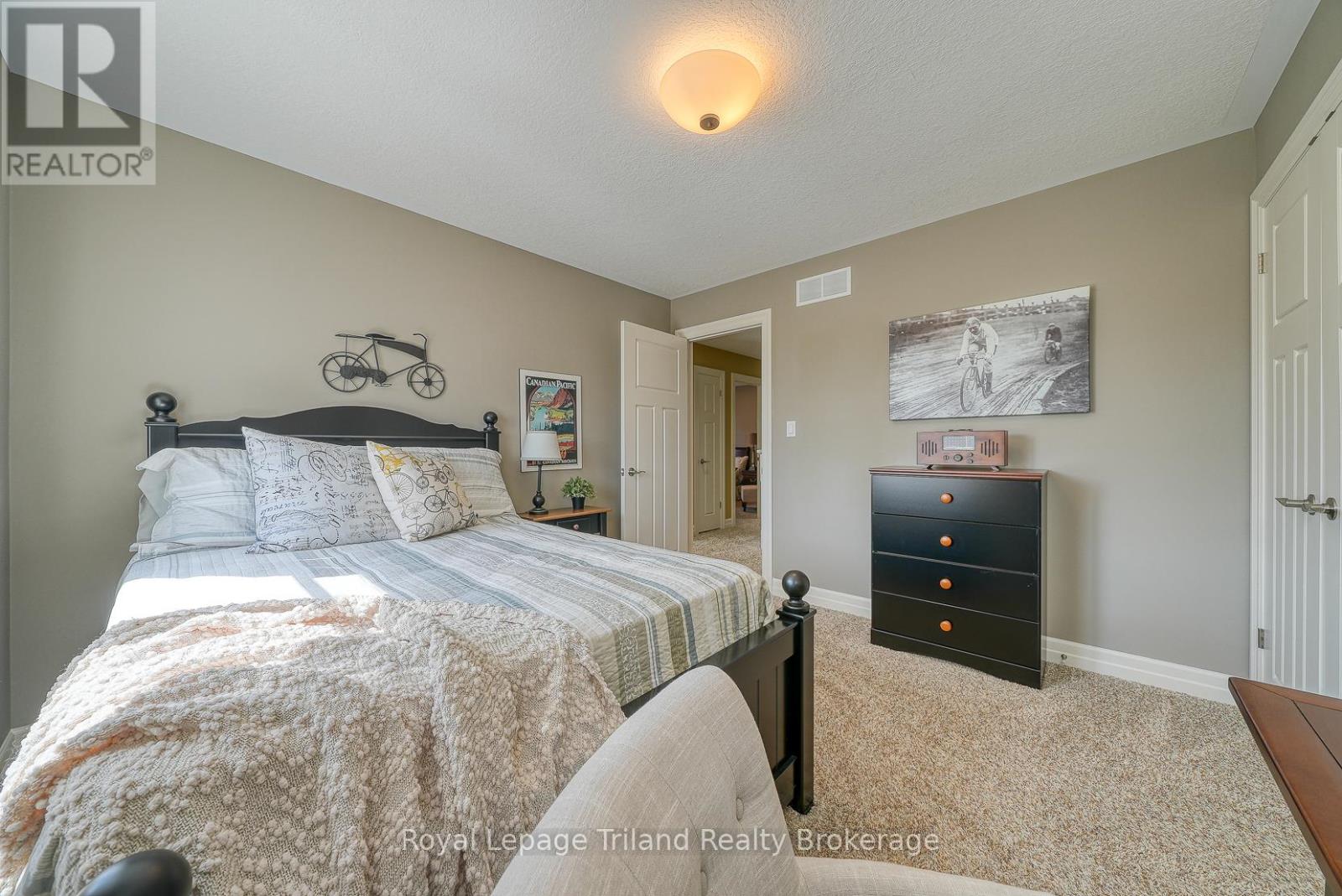 1142 Caen Avenue, Woodstock (Woodstock - North), Ontario  N4T 0G3 - Photo 29 - X12750514