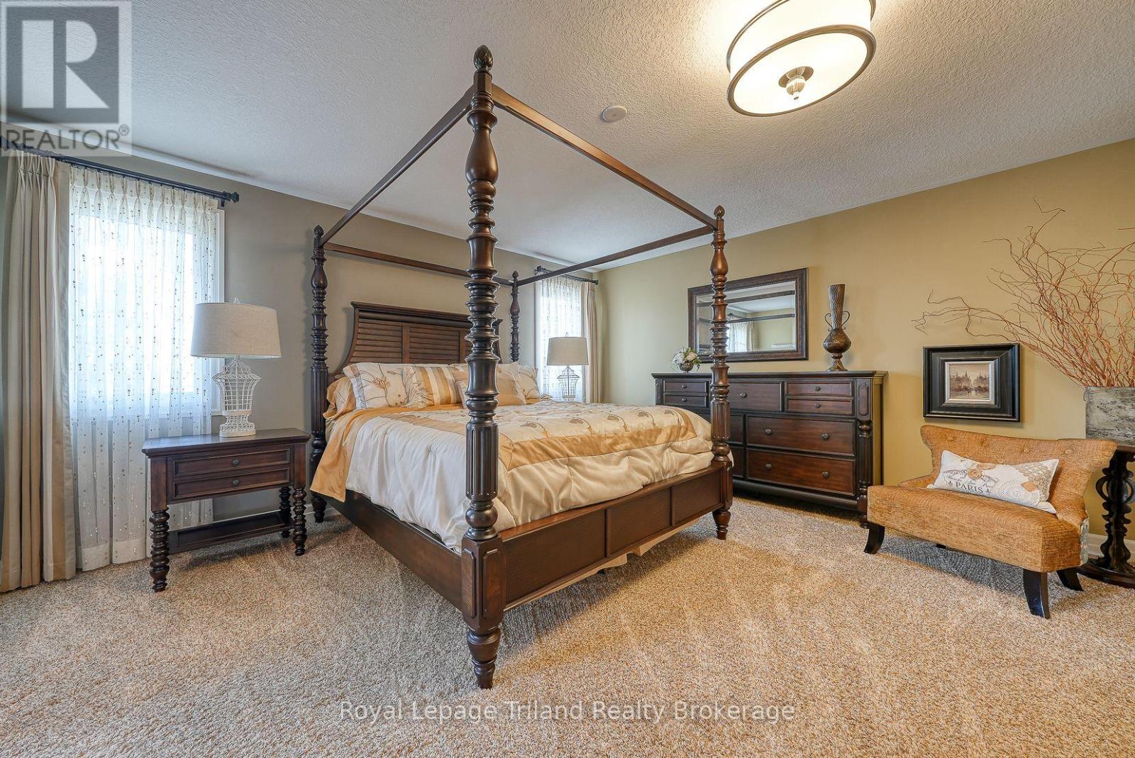 1142 Caen Avenue, Woodstock (Woodstock - North), Ontario  N4T 0G3 - Photo 34 - X12750514