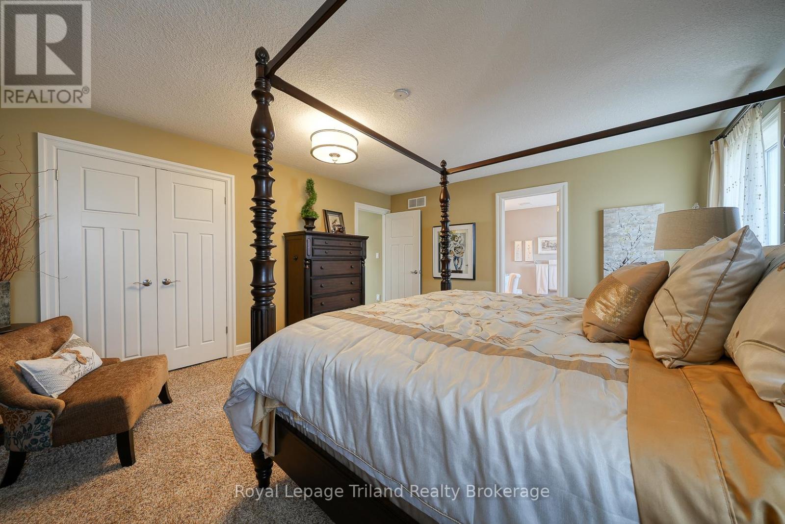 1142 Caen Avenue, Woodstock (Woodstock - North), Ontario  N4T 0G3 - Photo 35 - X12750514