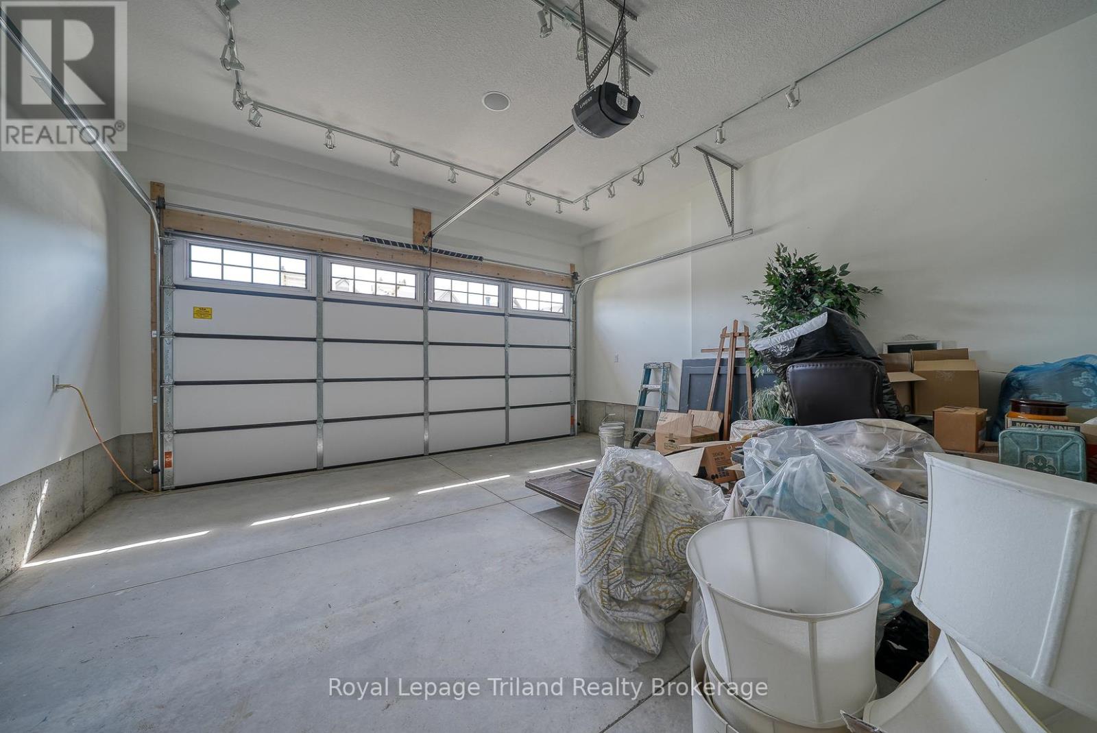 1142 Caen Avenue, Woodstock (Woodstock - North), Ontario  N4T 0G3 - Photo 36 - X12750514