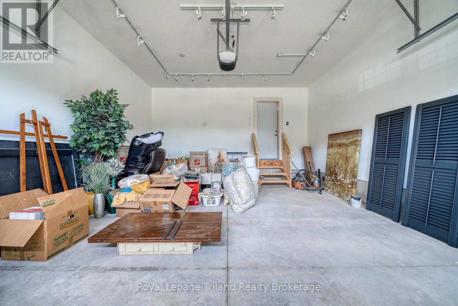 1142 Caen Avenue, Woodstock (Woodstock - North), Ontario  N4T 0G3 - Photo 37 - X12750514