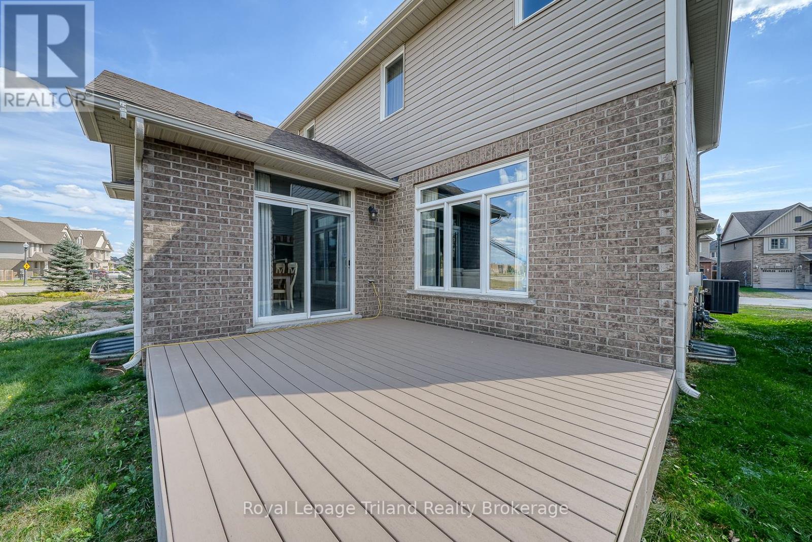 1142 Caen Avenue, Woodstock (Woodstock - North), Ontario  N4T 0G3 - Photo 38 - X12750514