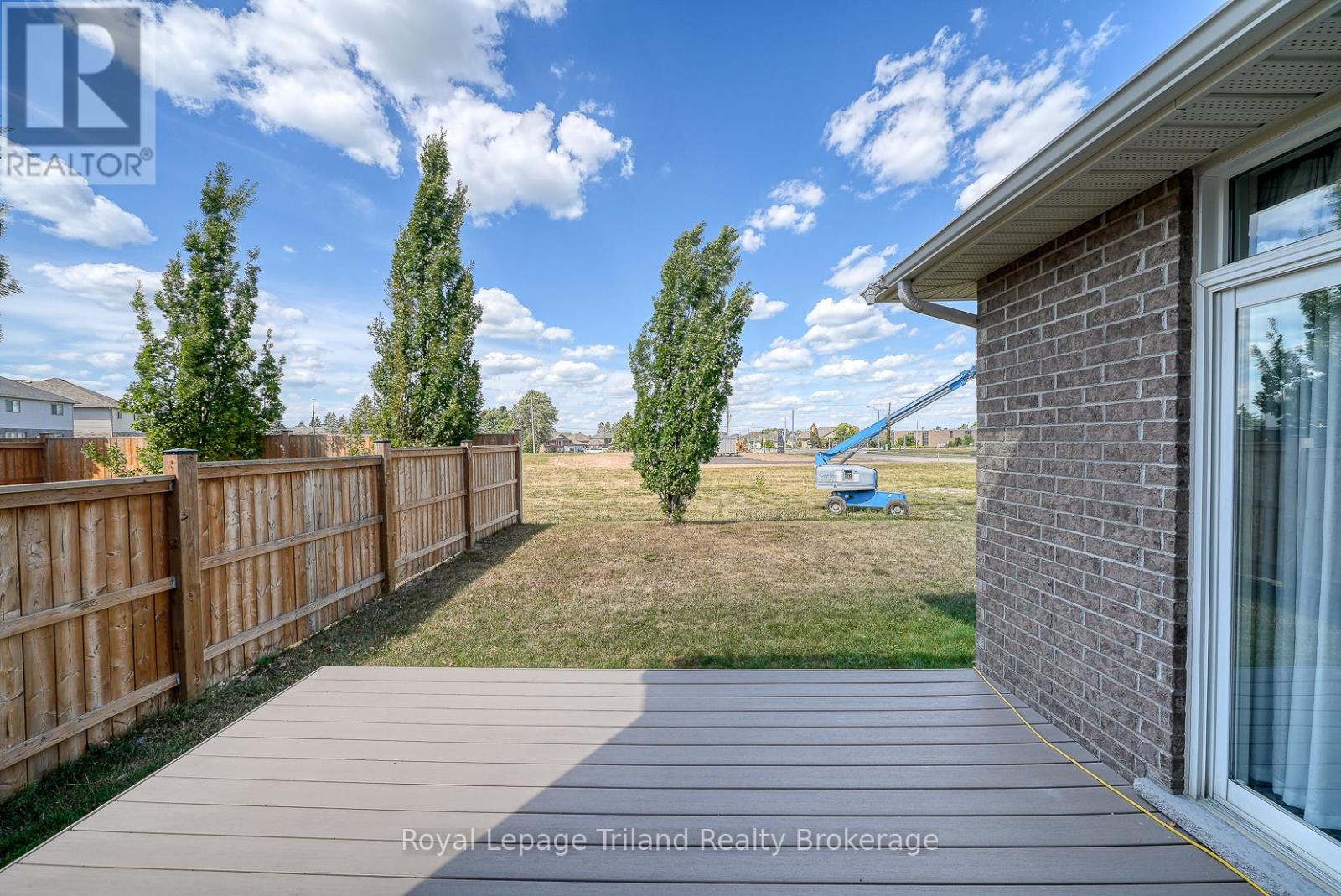 1142 Caen Avenue, Woodstock (Woodstock - North), Ontario  N4T 0G3 - Photo 39 - X12750514