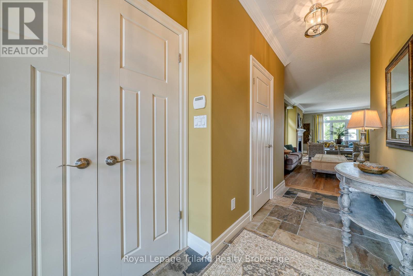 1142 Caen Avenue, Woodstock (Woodstock - North), Ontario  N4T 0G3 - Photo 5 - X12750514