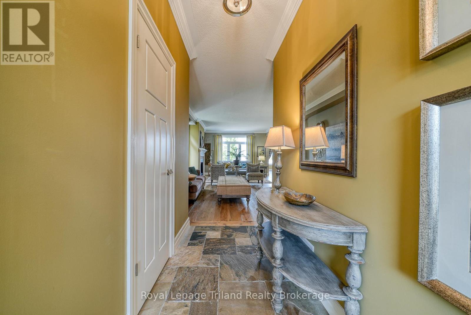 1142 Caen Avenue, Woodstock (Woodstock - North), Ontario  N4T 0G3 - Photo 6 - X12750514