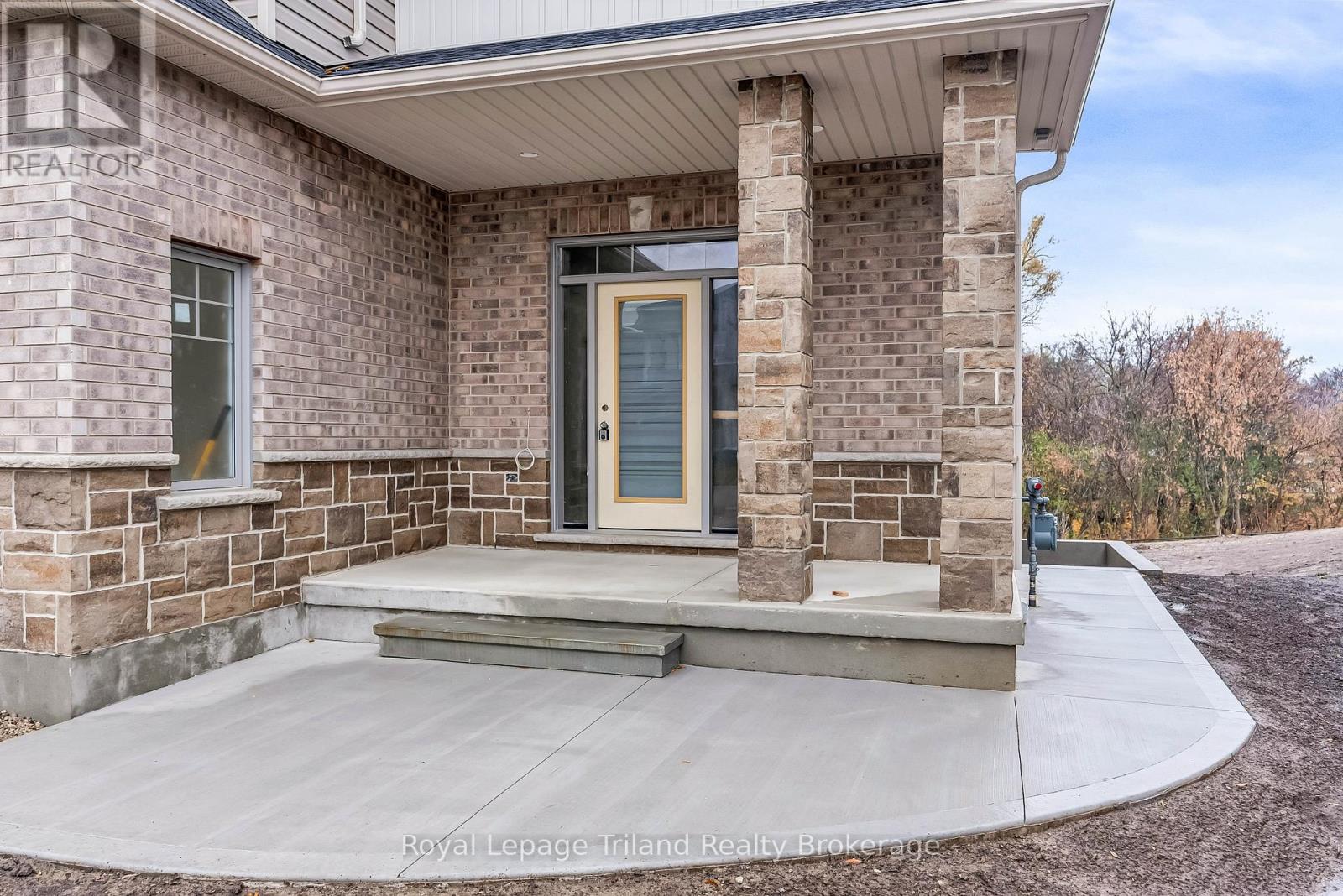 1242 Caen Avenue, Woodstock (Woodstock - North), Ontario  N4T 0J4 - Photo 2 - X12750526