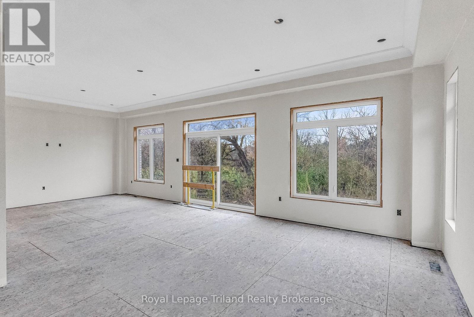 1242 Caen Avenue, Woodstock (Woodstock - North), Ontario  N4T 0J4 - Photo 5 - X12750526