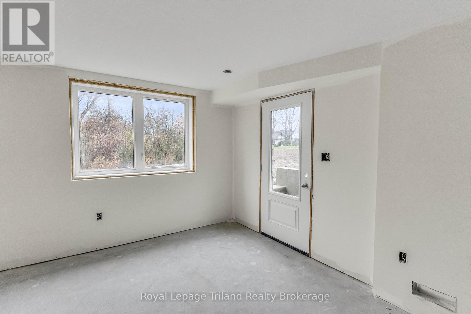 1242 Caen Avenue, Woodstock (Woodstock - North), Ontario  N4T 0J4 - Photo 9 - X12750526