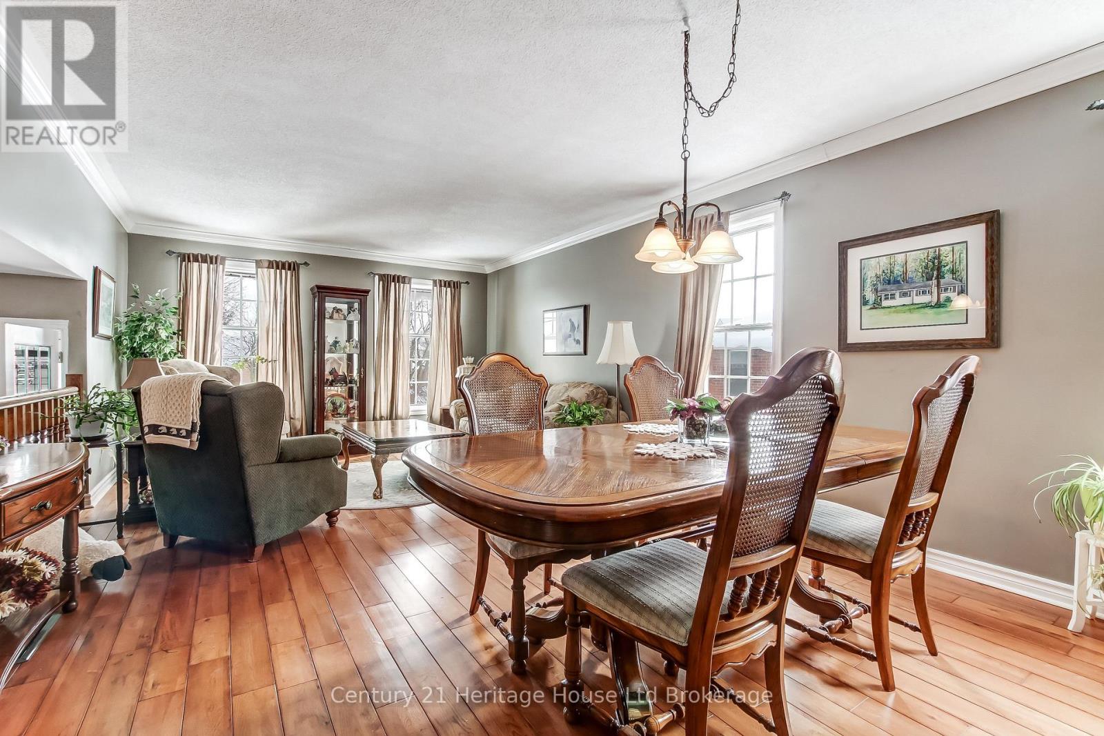 11 John Davies Drive, Woodstock (Woodstock - North), Ontario  N4T 1M9 - Photo 5 - X12750700