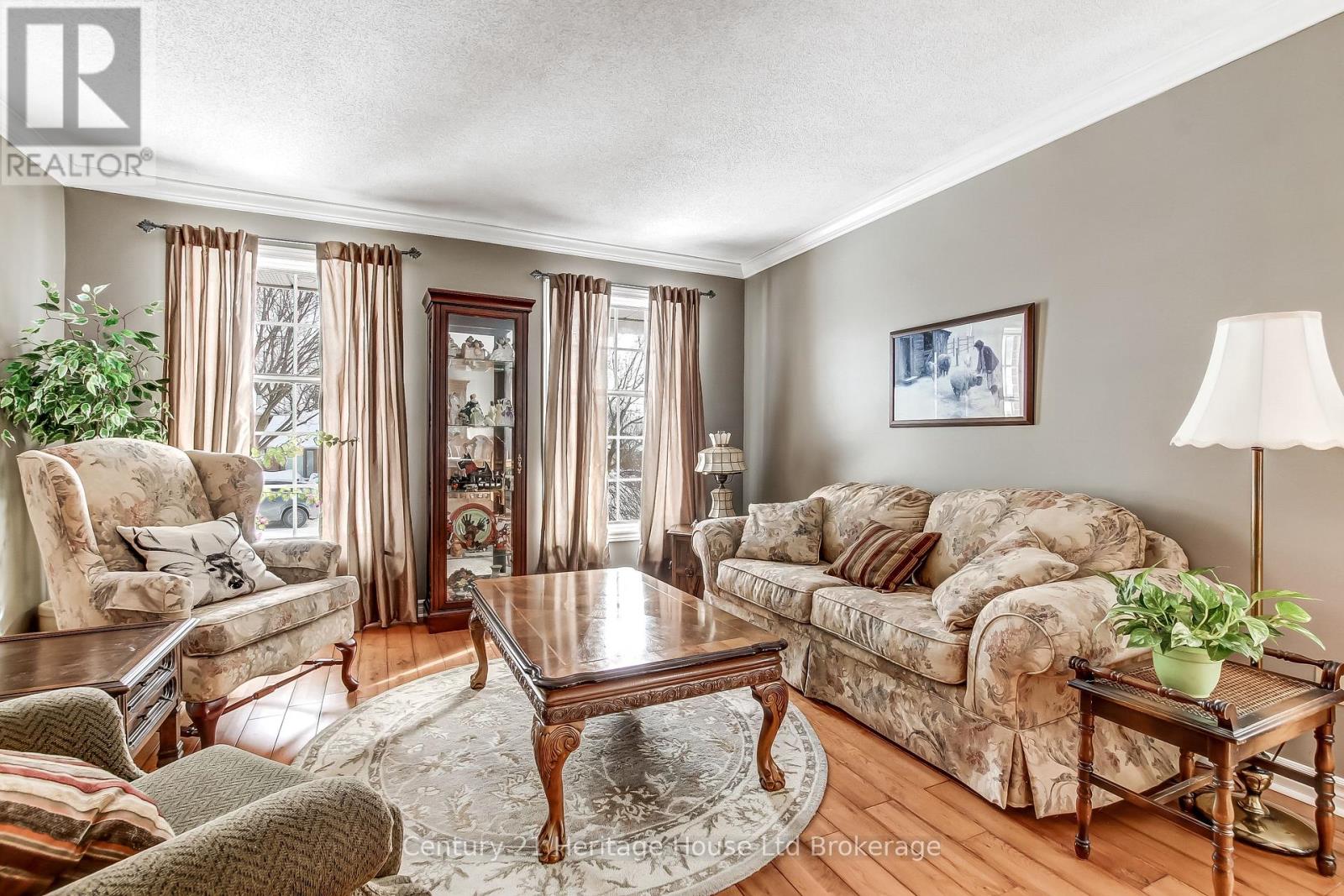 11 John Davies Drive, Woodstock (Woodstock - North), Ontario  N4T 1M9 - Photo 6 - X12750700