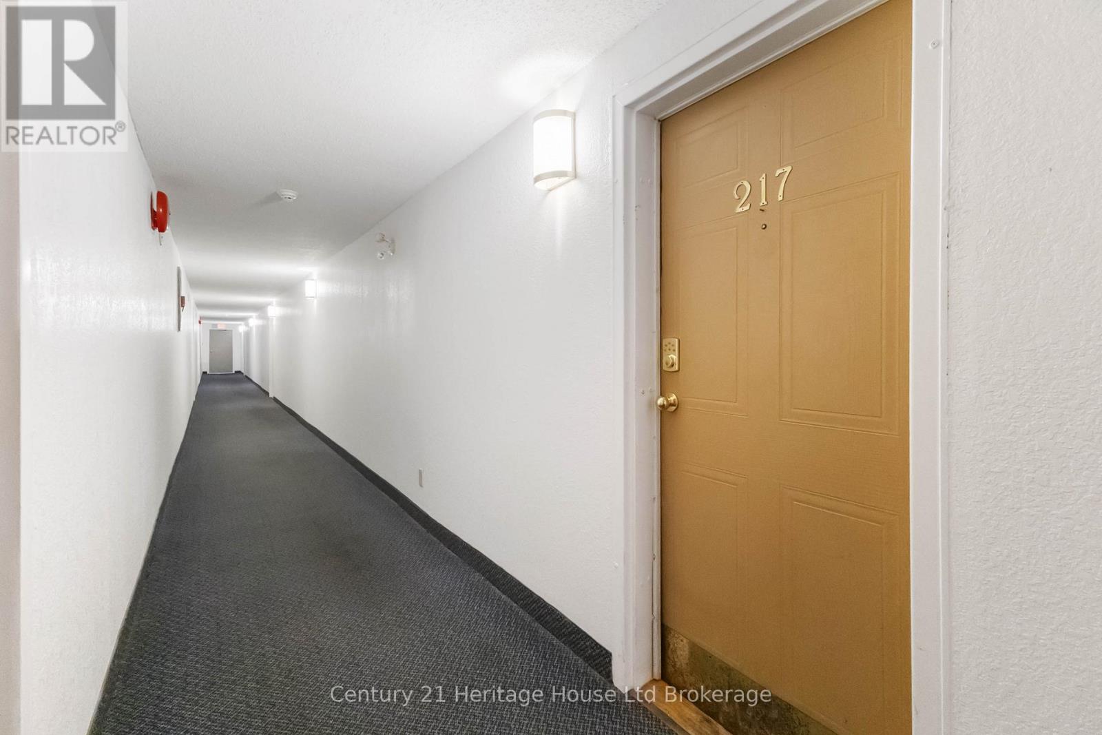 217 - 737 Deveron Crescent, London South (South T), Ontario  N5Z 4X9 - Photo 6 - X12755266