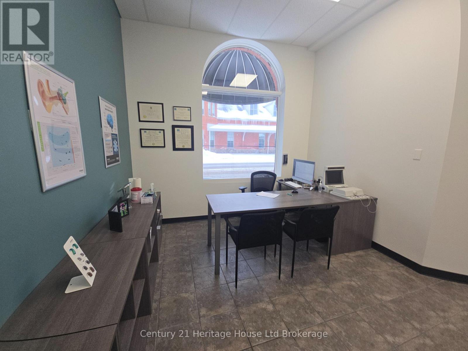 476 Peel Street, Woodstock (Woodstock - South), Ontario  N4S 1K1 - Photo 6 - X12758638