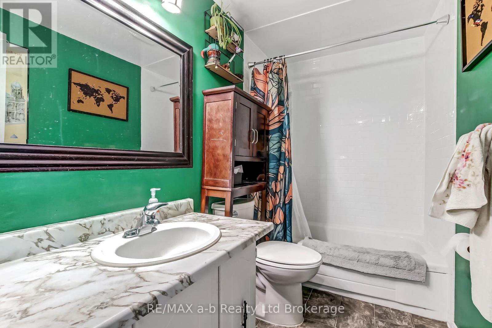 72 Adswood Road, London South (South Y), Ontario  N6E 2W1 - Photo 10 - X12758858