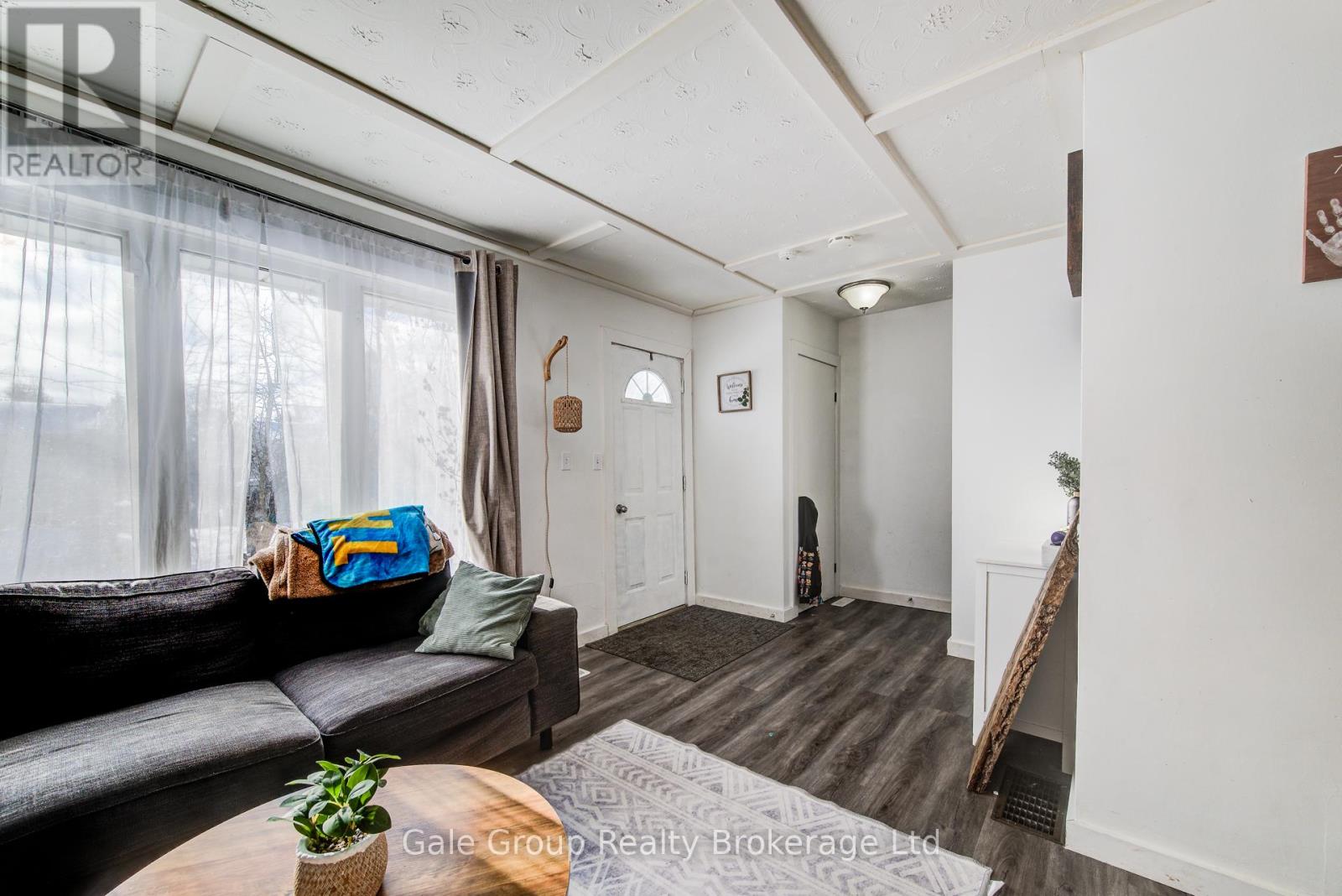 393 Odlum Drive, Woodstock (Woodstock - South), Ontario  N4S 3S1 - Photo 7 - X12759540