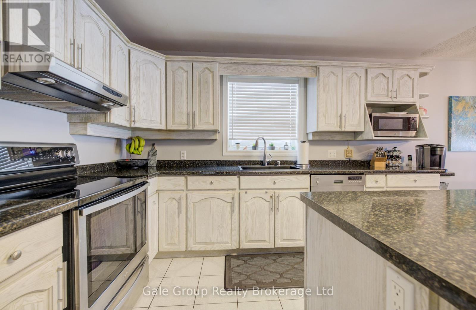 34381 Denfield Road, Lucan Biddulph (Clandeboye), Ontario  N0M 2S0 - Photo 11 - X12760486