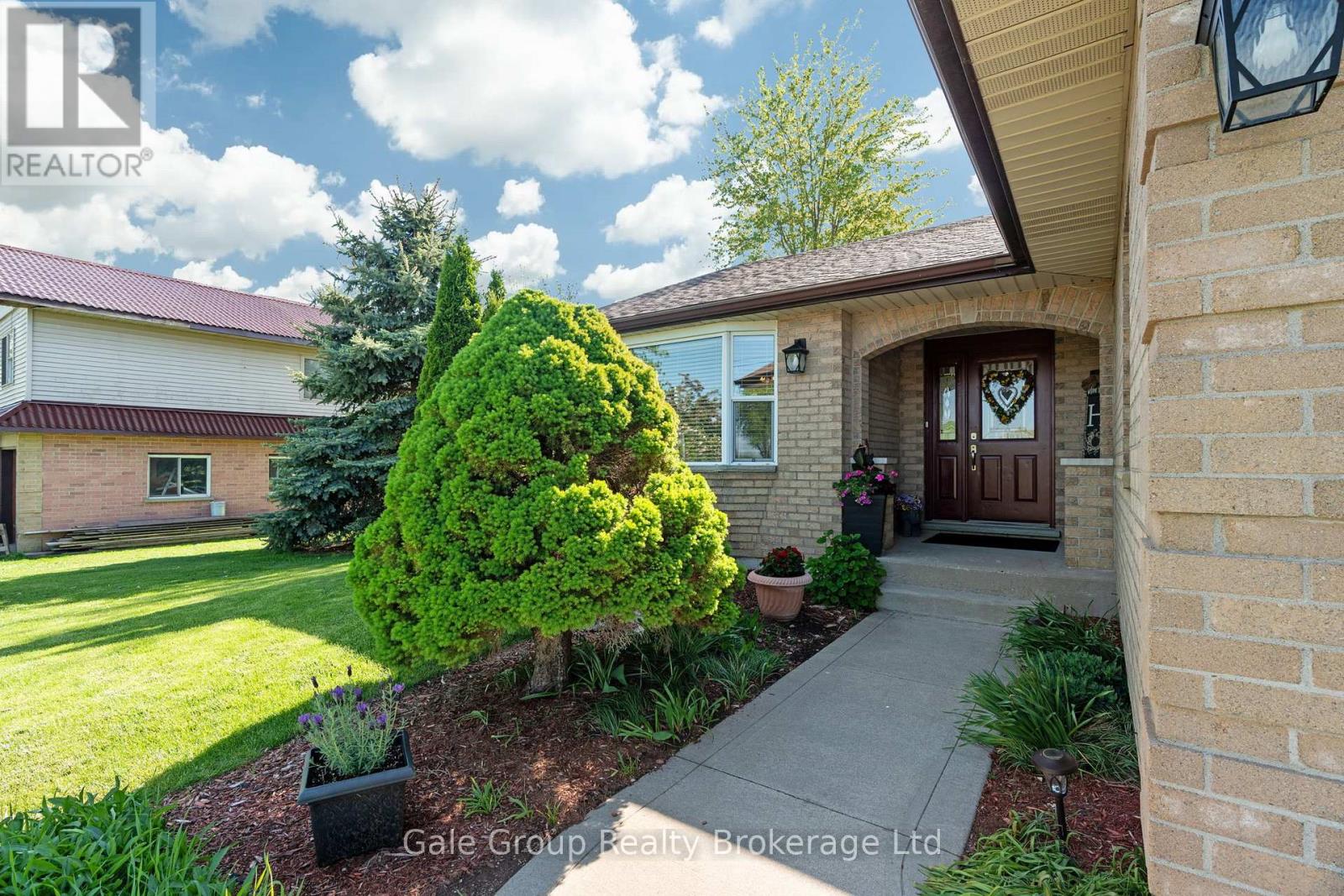 34381 Denfield Road, Lucan Biddulph (Clandeboye), Ontario  N0M 2S0 - Photo 4 - X12760486