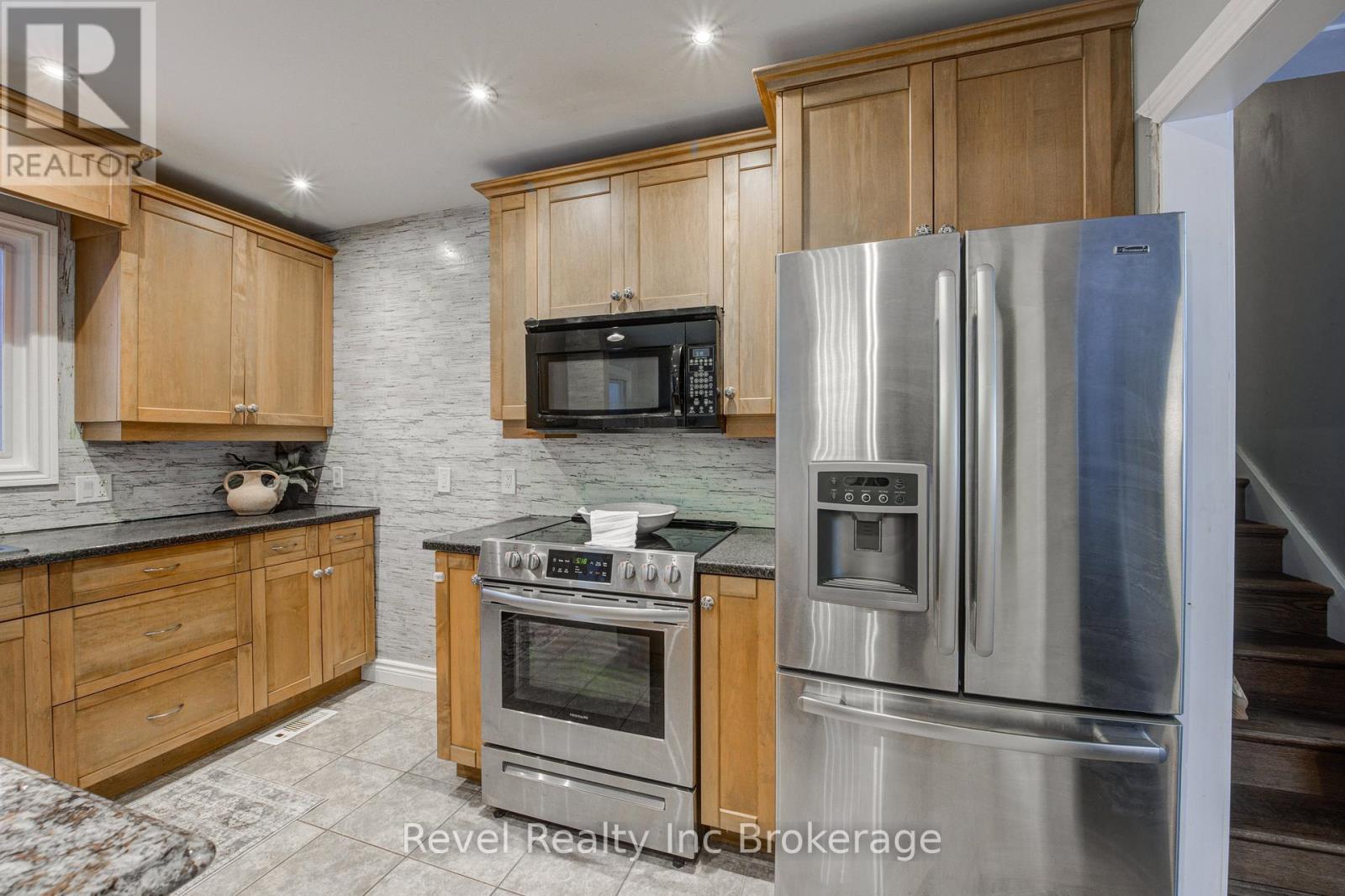 828 Warwick Street, Woodstock (Woodstock - North), Ontario  N4S 4R4 - Photo 14 - X12761000