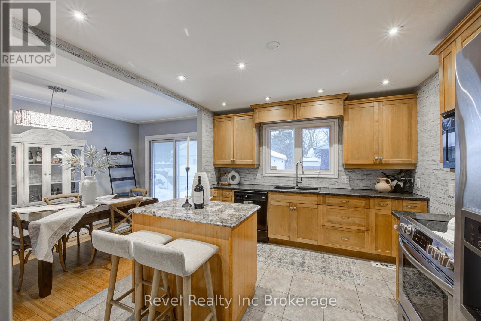 828 Warwick Street, Woodstock (Woodstock - North), Ontario  N4S 4R4 - Photo 16 - X12761000