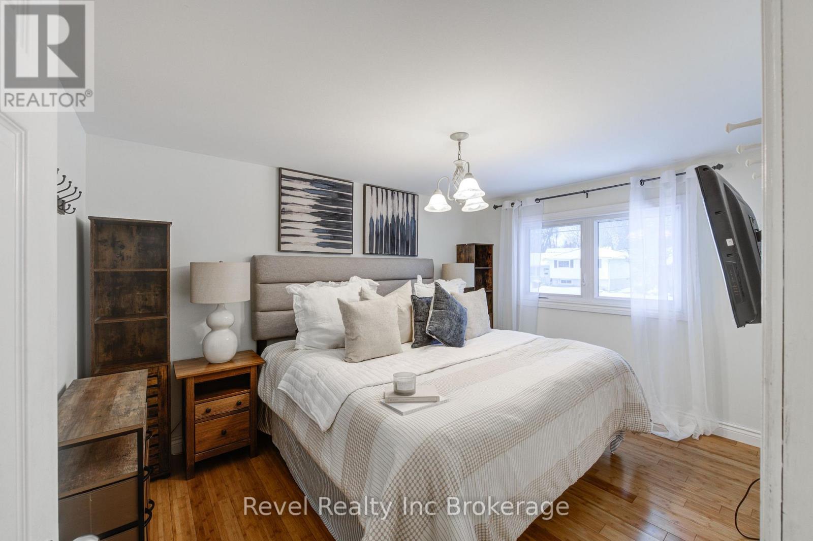 828 Warwick Street, Woodstock (Woodstock - North), Ontario  N4S 4R4 - Photo 18 - X12761000