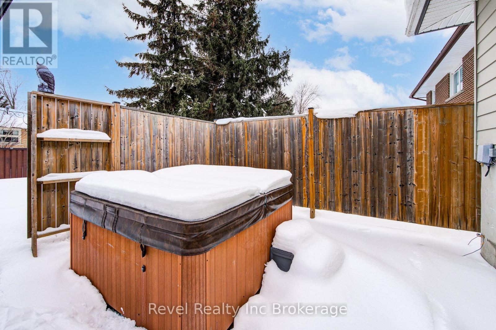 828 Warwick Street, Woodstock (Woodstock - North), Ontario  N4S 4R4 - Photo 31 - X12761000