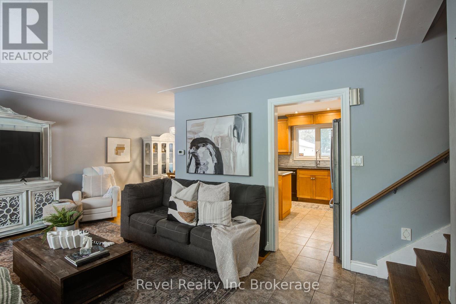 828 Warwick Street, Woodstock (Woodstock - North), Ontario  N4S 4R4 - Photo 4 - X12761000