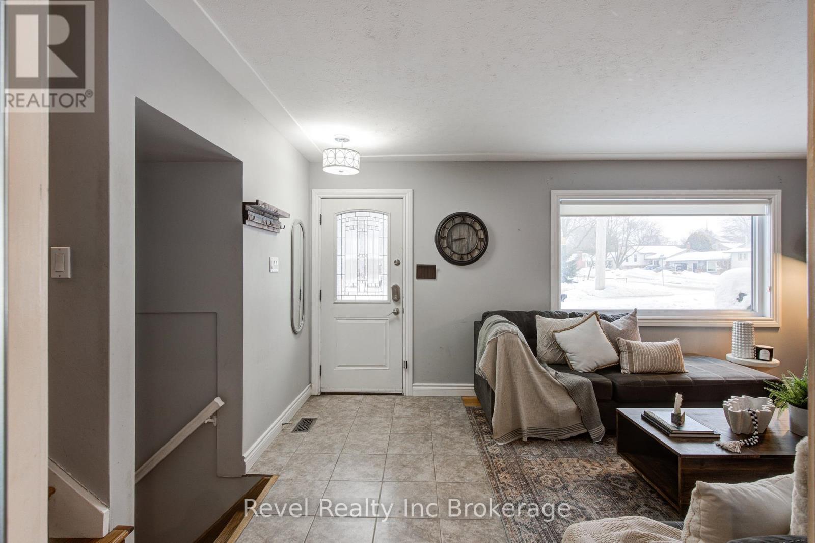 828 Warwick Street, Woodstock (Woodstock - North), Ontario  N4S 4R4 - Photo 7 - X12761000