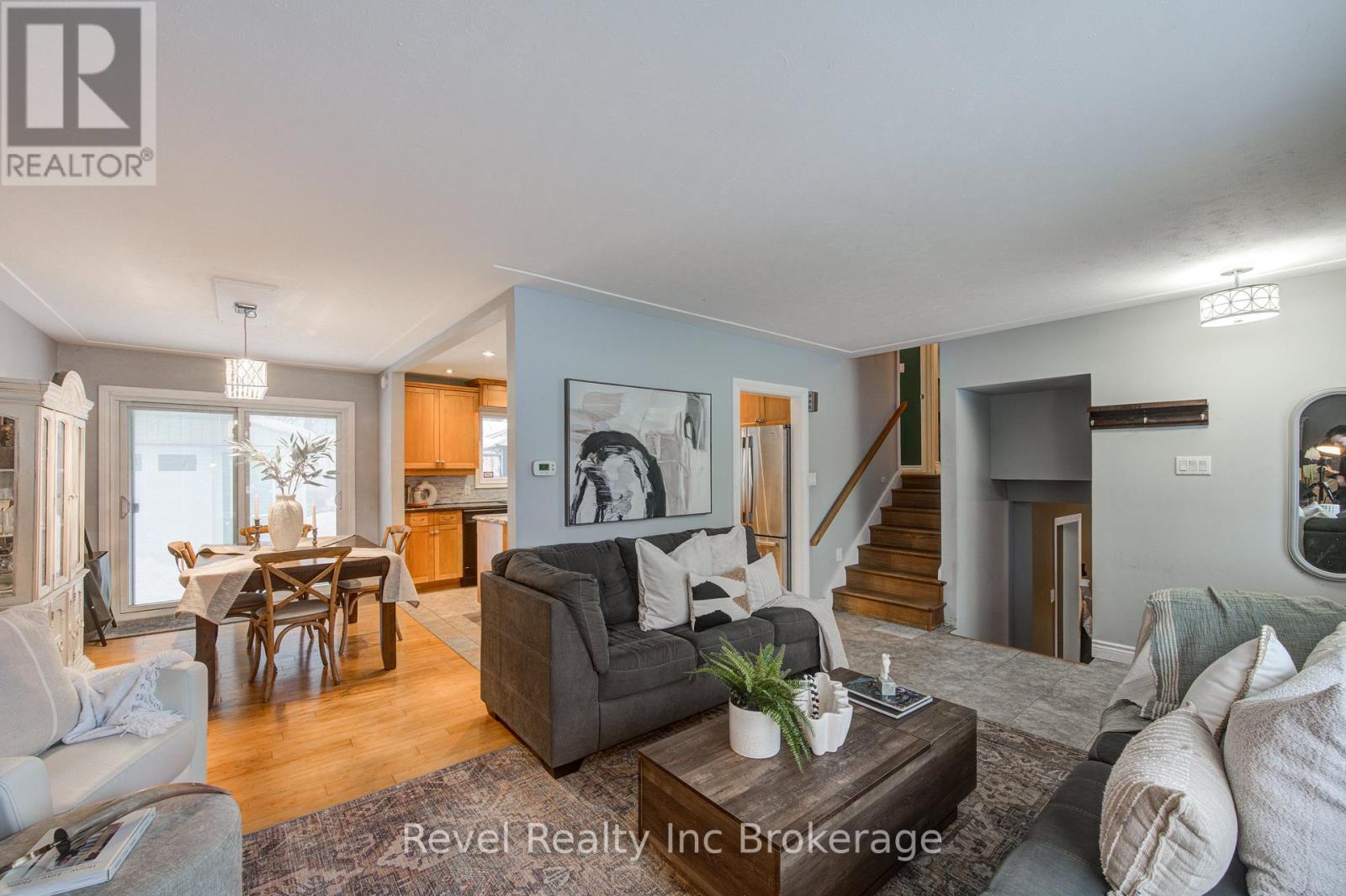 828 Warwick Street, Woodstock (Woodstock - North), Ontario  N4S 4R4 - Photo 8 - X12761000