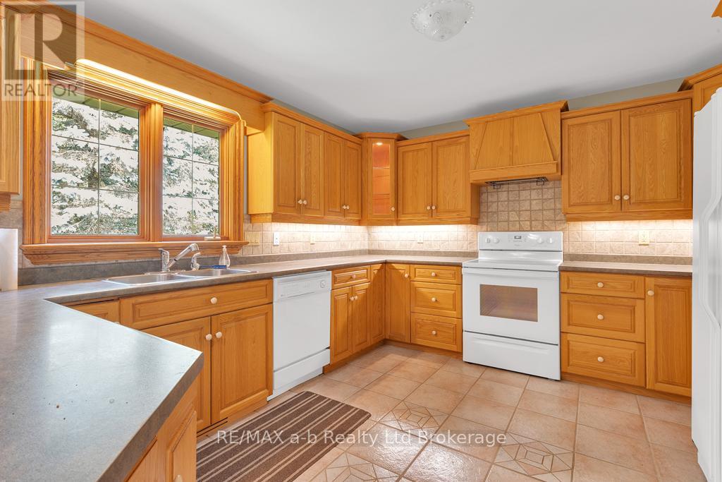 21 Windemere Avenue, Tillsonburg, Ontario  N4G 5M8 - Photo 12 - X12761832