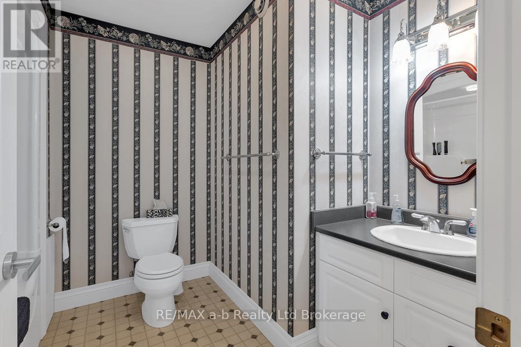 21 Windemere Avenue, Tillsonburg, Ontario  N4G 5M8 - Photo 22 - X12761832