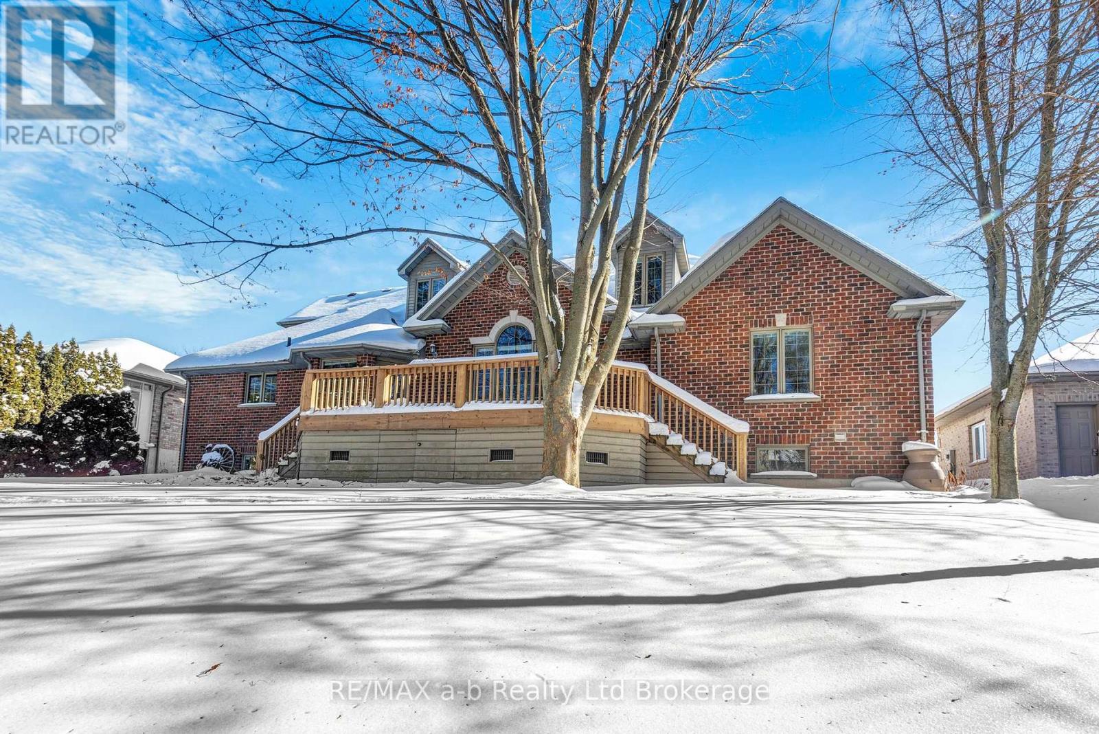 21 Windemere Avenue, Tillsonburg, Ontario  N4G 5M8 - Photo 5 - X12761832