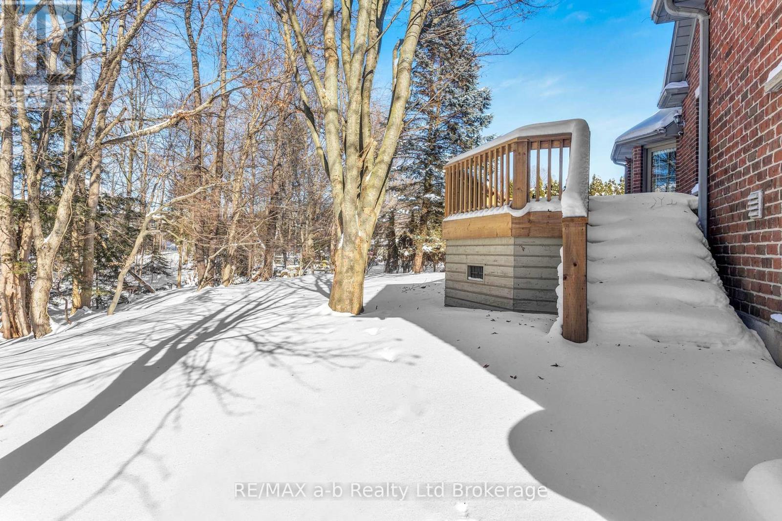 21 Windemere Avenue, Tillsonburg, Ontario  N4G 5M8 - Photo 7 - X12761832