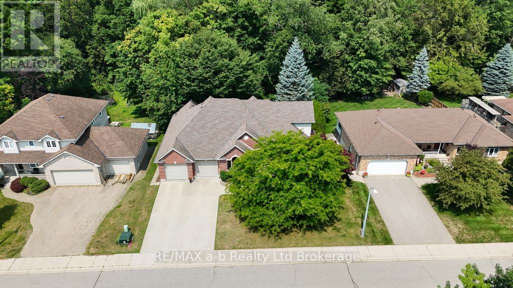 21 Windemere Avenue, Tillsonburg, Ontario  N4G 5M8 - Photo 8 - X12761832