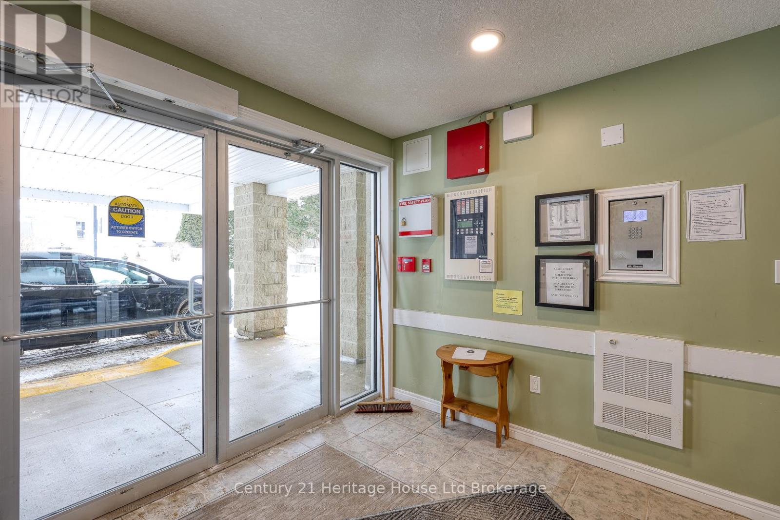 201 - 46 Canterbury Street, Ingersoll (Ingersoll - South), Ontario  N5C 1C4 - Photo 6 - X12763158