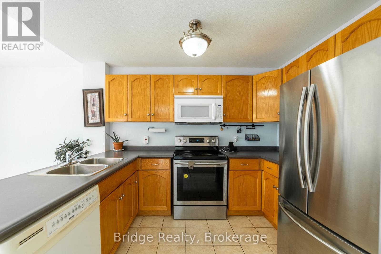 551 Ontario Street, Woodstock (Woodstock - South), Ontario  N4V 1H2 - Photo 11 - X12764274