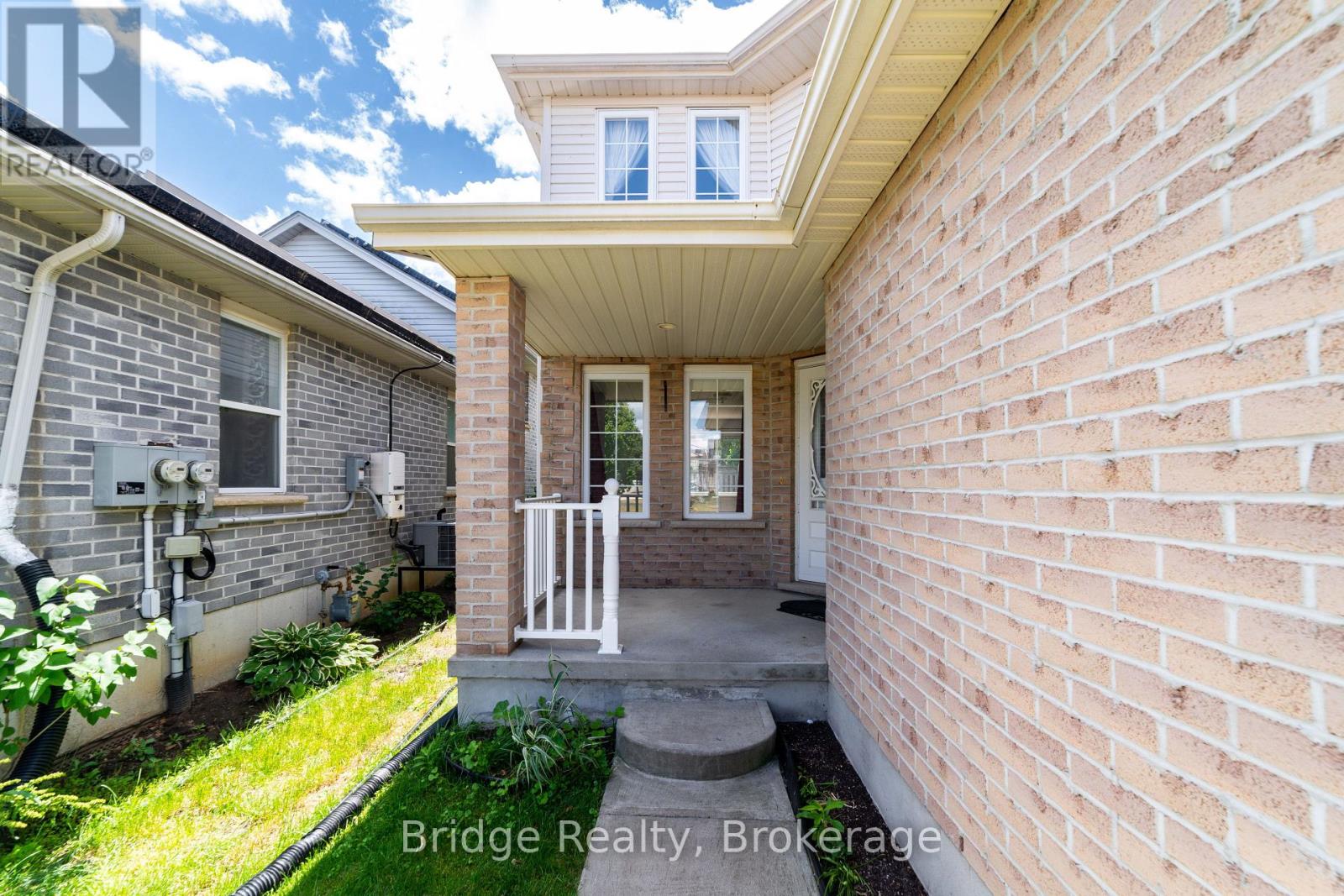 551 Ontario Street, Woodstock (Woodstock - South), Ontario  N4V 1H2 - Photo 3 - X12764274